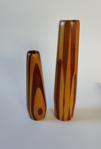 Zdjęcie oferty: Zestaw 2-ch wazoników drewnianych - szklany wkład 