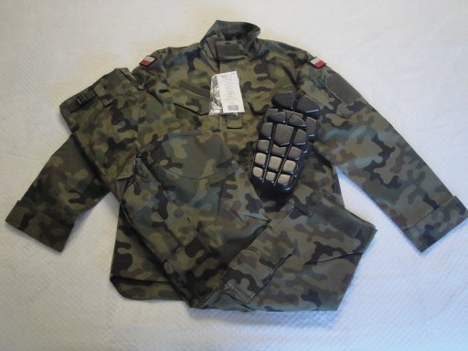 Zdjęcie oferty: MUNDUR POLOWY WZÓR 124 P/MON. M / R .MASKPOL S.A. NOWY Z METKAMI.