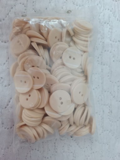 Zdjęcie oferty: Guziki plastikowe 20mm