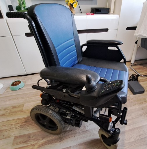 Zdjęcie oferty: Elektryczny wózek inwalidzki