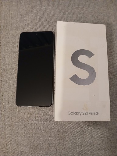 Zdjęcie oferty: Smartfon Samsung Galaxy S21 FE 6 GB / 128 GB 5G