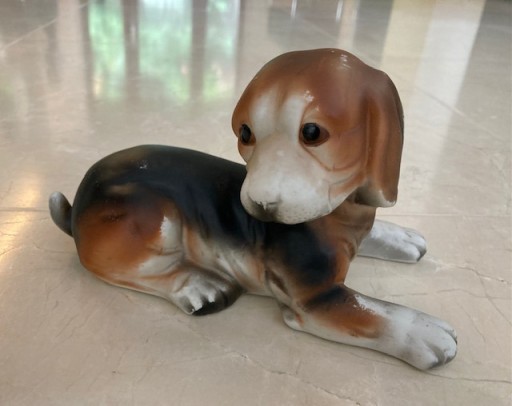 Zdjęcie oferty: Stara figurka porcelanowa beagle'a szczeniaczka!