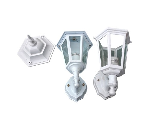 Zdjęcie oferty: Biały metalowy kinkiet ogrodowy latarenka latarnia