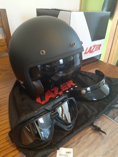 Zdjęcie oferty: Kask Lazer Mambo Evo- Z Line rozm.M + okulary