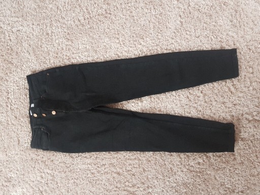 Zdjęcie oferty: Spodnie czarne z prostymi nogawkami