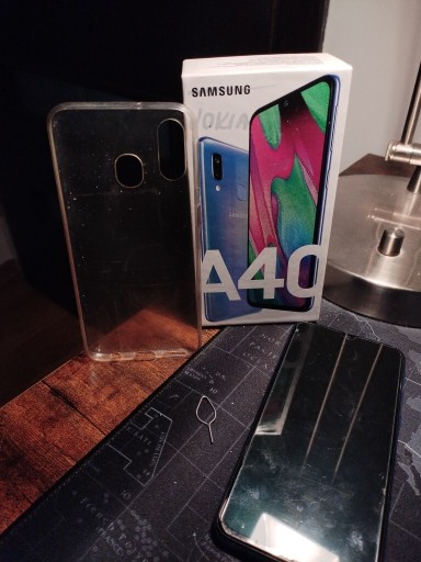 Zdjęcie oferty: Smartfon Samsung Galaxy A40