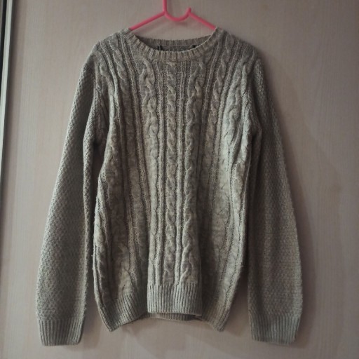 Zdjęcie oferty: Sweter dziewczęcy r.146