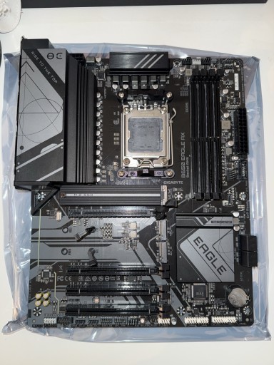 Zdjęcie oferty: Płyta główna GIGABYTE B650 EAGLE AX