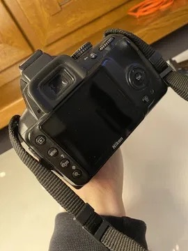 Zdjęcie oferty: Nikon lustrzanka D3000 obiektyw nikkor 18-105