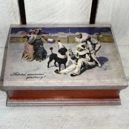 Zdjęcie oferty: Szkatułka, pudełko drewniane z pierotem