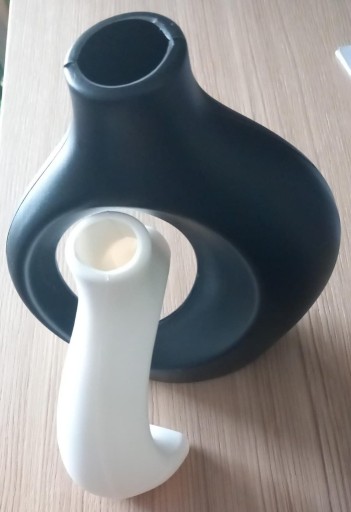 Zdjęcie oferty: Designerskie wazoniki – czarny i biały duet z charakterem!