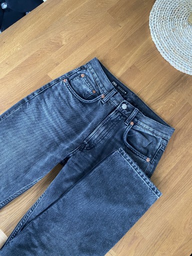 Zdjęcie oferty: Czarne jeansy straight zara prosty krój 