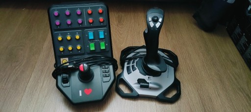 Zdjęcie oferty: panel saitek + joystick logitech 