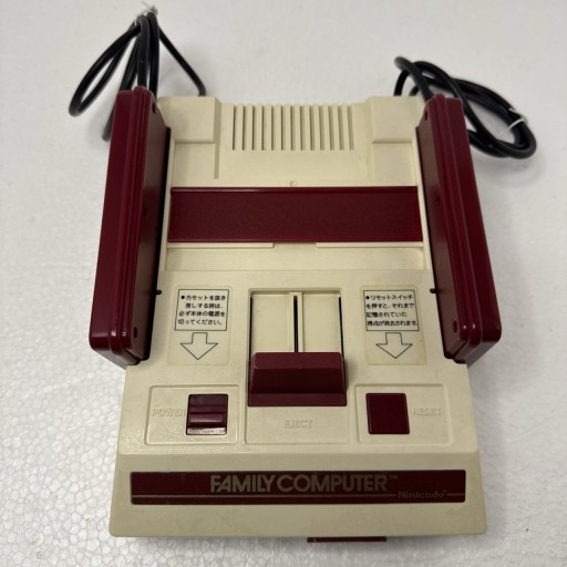 Zdjęcie oferty: Konsola Nintendo Famicom - oryginalna, bardzo ładny stan, jak Pegasus