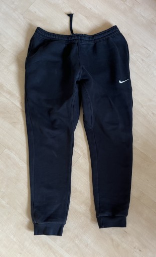 Zdjęcie oferty: SPODNIE DRESOWE NIKE FLEECE PANTS SWOOSH CLUB L