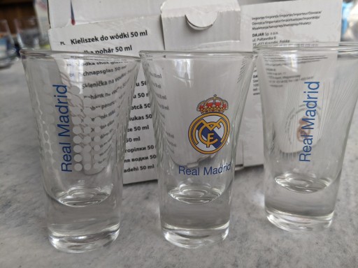 Zdjęcie oferty: 3 kieliszki do wódki Real Madrid