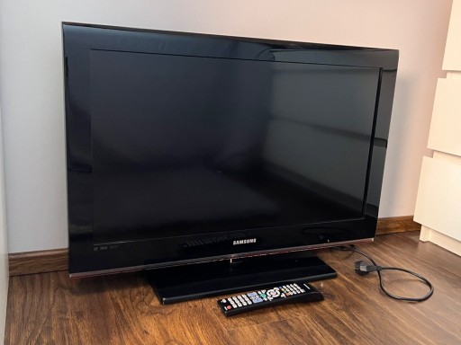 Zdjęcie oferty: Telewizor LCD Samsung 32 cale