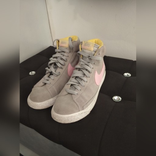 Zdjęcie oferty: Damskie buty sportowe Nike r.38 szare