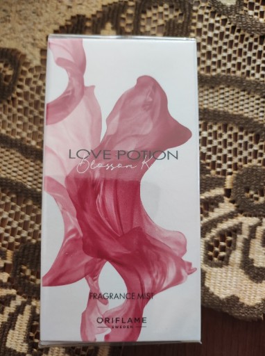 Zdjęcie oferty: Mgiełka zapachowa Love Potion Blossom Kiss