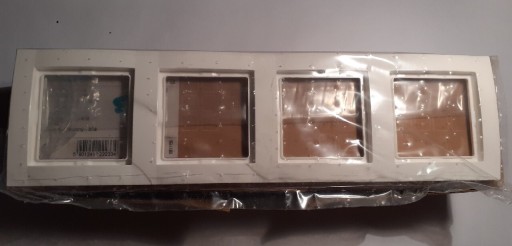 Zdjęcie oferty: Ramka 4-krotna biała Hager-Polo FIORENA - nowa