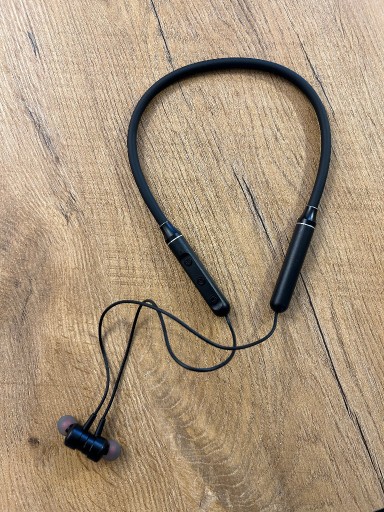 Zdjęcie oferty: Słuchawki bezprzewodowe na szyje. Do sportu