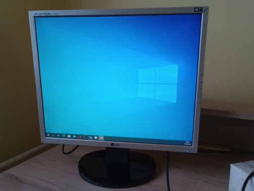 Zdjęcie oferty: Monitor LG L1953TR 19''