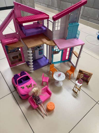 Zdjęcie oferty: DOMEK MALIBU DLA BARBIE + AKCESORIA