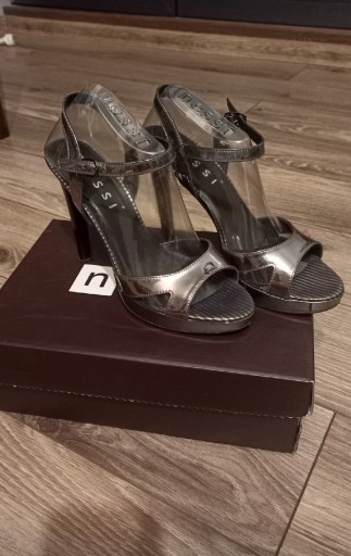 Zdjęcie oferty: Buty szpilki skórzane Nessi sandały