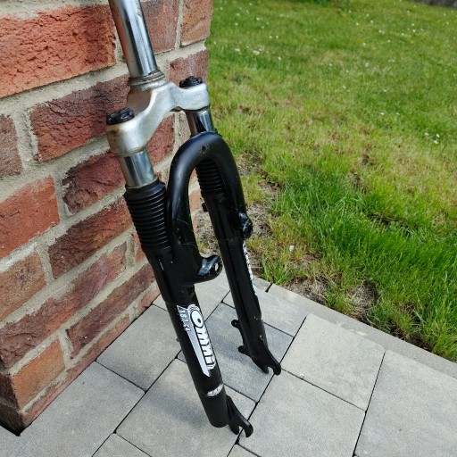 Zdjęcie oferty: Amortyzator przedni do roweru RST koło 26 cali