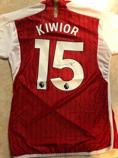 Zdjęcie oferty: Jakub Kiwior - koszulka z autografem Arsenal L