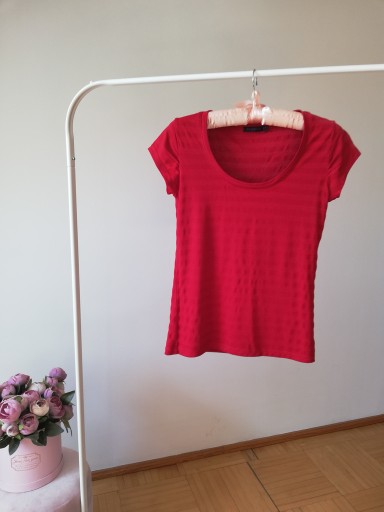 Zdjęcie oferty: bluzka damska czerwona z dekoltem rozm S w paski