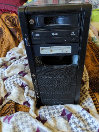 Zdjęcie oferty: Komputer pod Windows XP do rozbudowy