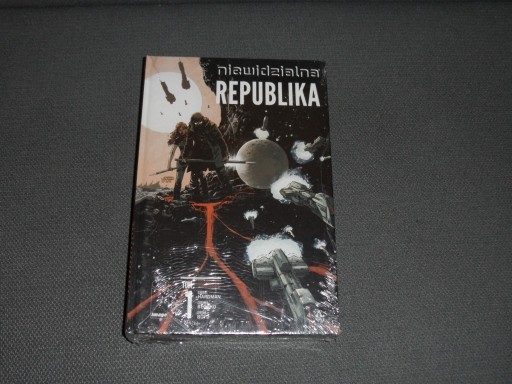 Zdjęcie oferty: komiks  Niewidzialna  Republika - 3 tomy  Komplet