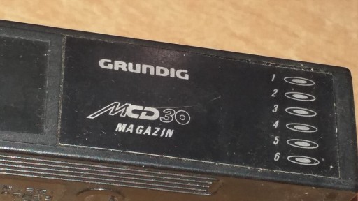 Zdjęcie oferty: Grundig mcd30 magazynek 6cd