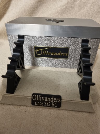Zdjęcie oferty: Ollivanders premium stojak na różdżki z pudełkiem
