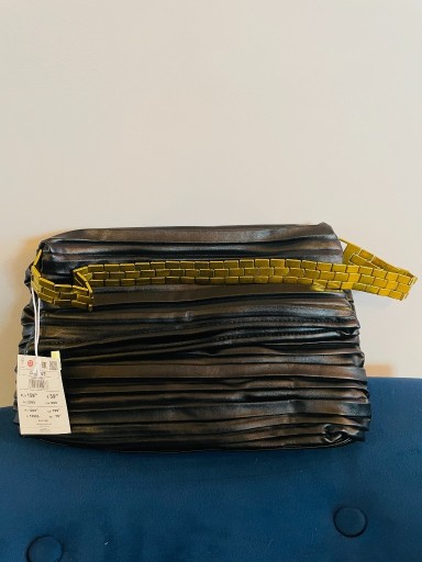 Zdjęcie oferty: Nowa czarna torebka złoty pasek Reserved