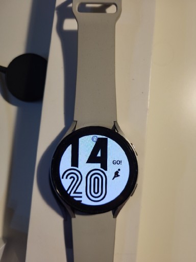 Zdjęcie oferty: Smartwatch samsung galaxy watch 4 40mm nowy