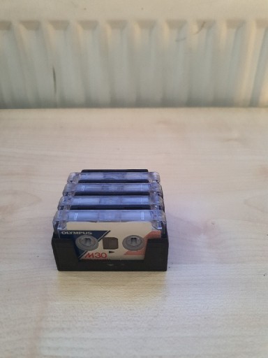Zdjęcie oferty: Olympus M30 minicassette do dyktafonu z stojakiem 