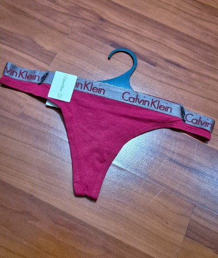 Zdjęcie oferty: Stringi Calvin Klein S nowe majtki damskie figi