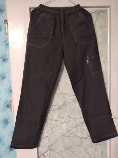 Zdjęcie oferty: Spodnie jeansy rozm.164 Nowe