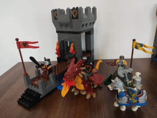 Zdjęcie oferty: LEGO Duplo 4776 i 4775 smok, zamek, rycerz, wieża