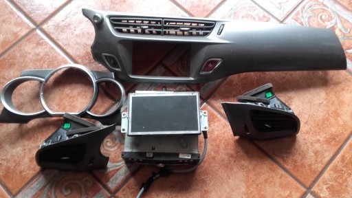 Zdjęcie oferty: Nawigacja GPS DS3 C3 II z panelami 2011r