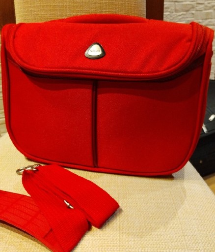 Zdjęcie oferty: Semi Line kuferek podróżny kosmetyczka czerwony