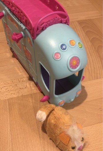 Zdjęcie oferty: Zabawka FurReal zwierzaki jeżdżące autobus  domek
