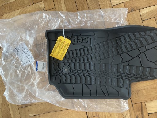 Zdjęcie oferty: Jeep Wrangler jk mopar dywanik kierowcy