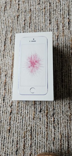 Zdjęcie oferty: Pudełko iphone se 2016