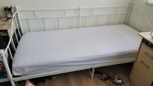 Zdjęcie oferty: Dwa łóżka metalowe pojedyncze do materaca 90x200 