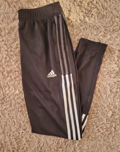 Zdjęcie oferty: Nowe spodnie damskie adidas