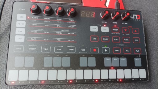 Zdjęcie oferty: UNO Synth IK Multimedia 