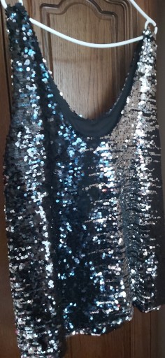 Zdjęcie oferty: Sprzedam bluzeczka z cekinami marki Esmara -rozmiar 44
